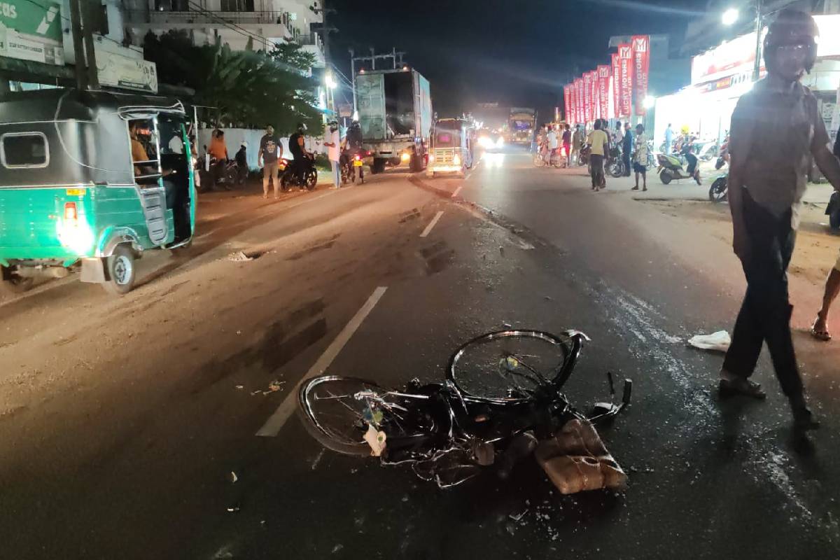 வவுனியா பட்டானிச்சூரில் கோர விபத்து: ஒருவர் மரணம் - சாரதி தப்பியோட்டம் | Vavniya Accident Police Investigation