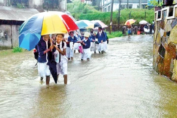 சீரற்ற காலநிலை; பாடசாலைகளுக்கு விடுமுறை!