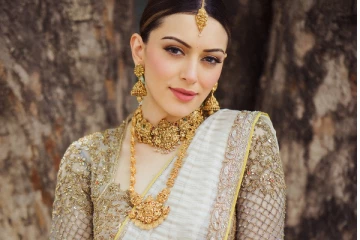 ஹன்சிகா தாவணியில் அழகிய போட்டோஷூட்