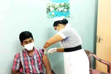 யாழ். பல்கலைக்கழகத்தில்  கோவிட் 19 தடுப்பூசி ஏற்றும் பணிகள் ஆரம்பம்