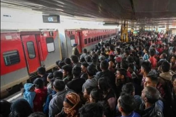 ரயில் பயண கட்டணம் உயர்வு - எவ்வளவு தெரியுமா?