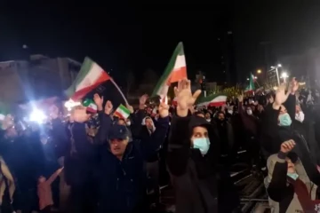 ඉරාන උත්තරීතර නායකයා පත්වීමත් සමඟ එරට වැසියන් මහ පාරට