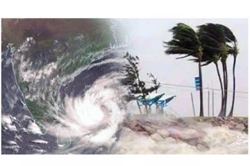 புரட்டியெடுத்த குலாப் புயல் கரையைக் கடந்தது!