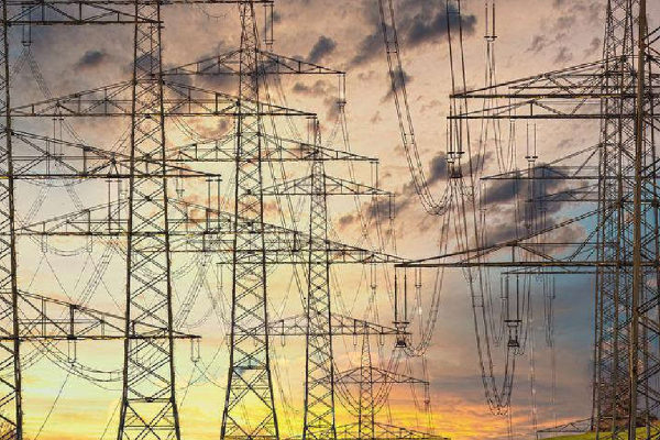 கனடாவின் கரையோரப் பகுதிகளில் பாரிய மின்சாரத்தடை | Snow Fall Warning Power Cut