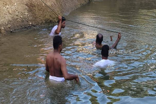 வவுனியாவில் நீர்க்குழியில் விழுந்த மாணவர்களுக்கு நேர்ந்த சோகம்! துணைவேந்தர் மீது தாக்குதல் | Students Die After Falling Water Well In Vavuniya