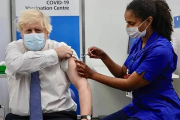 பூஸ்டர் டோஸை போட்டுக்கொண்ட பிரித்தானிய பிரதமர்