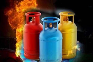 காஸ் சிலிண்டர்கள் போன்று அரசு விரைவில் வெடித்து சிதறும்! நாடாளுமன்ற உறுப்பினர் விடுத்துள்ள எச்சரிக்கை