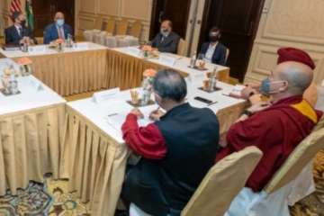 தலாய்லாமாவின் உதவியாளரை சந்தித்த  அமெரிக்க  வெளியுறவுத் துறை  அமைச்சர்;  சீனா கண்டனம்