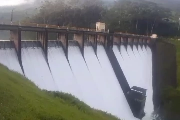 வான் பாயும் காசல்ரீ நீர்தேக்கம்: மக்கள் அவதானமாக இருக்குமாறு கோரிக்கை