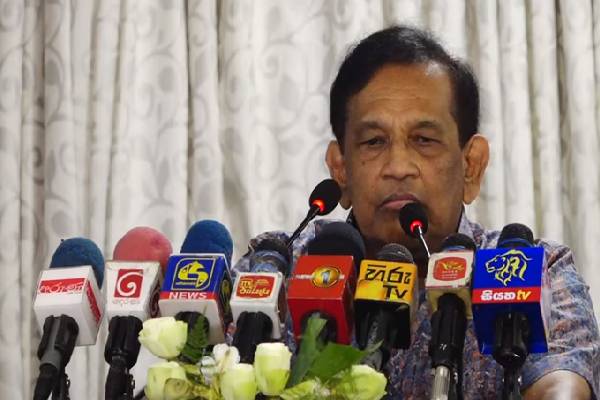 ராஜித சேனாரத்ன-Rajitha Senarathna