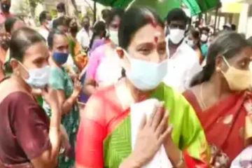 மு.க.ஸ்டாலினுக்காக கொளத்தூர் தொகுதியில் மனைவி துர்கா ஸ்டாலின் பிரச்சாரம்!