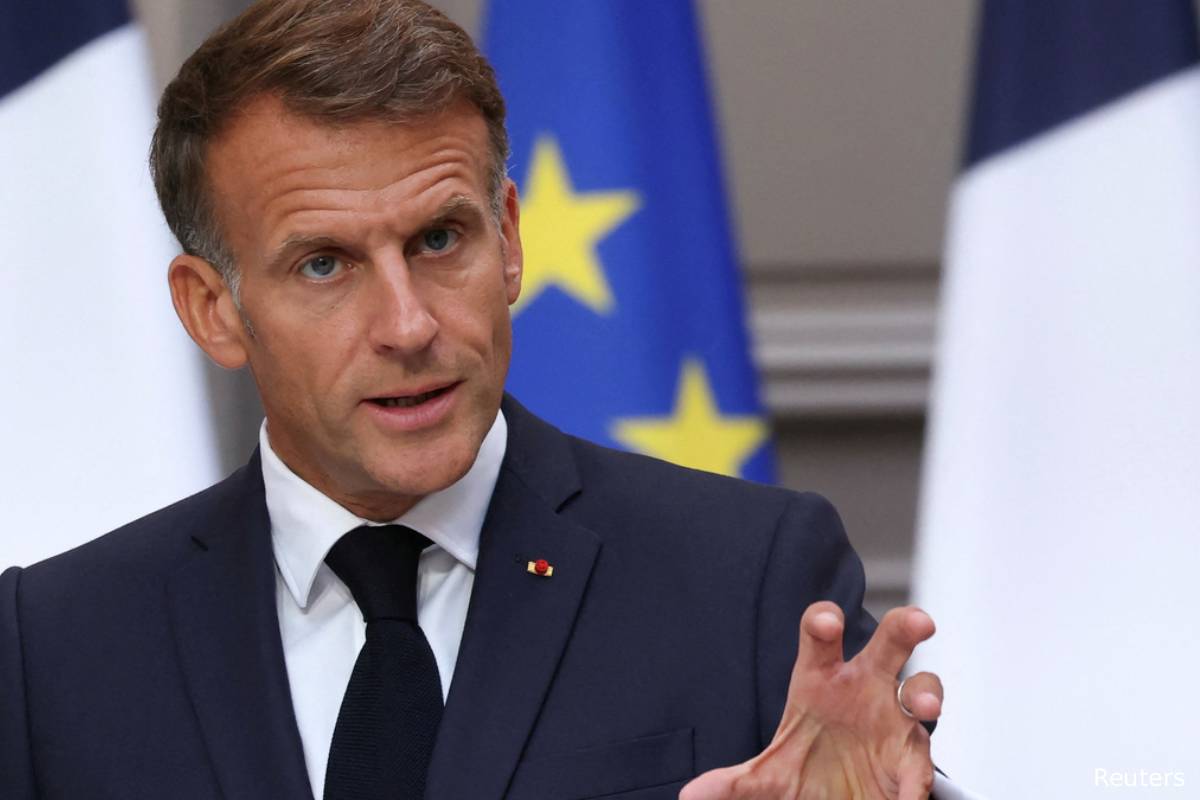 பிரான்சுக்குள்ளும் மூக்கை நுழைக்கும் ட்ரம்ப்: மேக்ரான் பதிலடி | Macron And Carney Meet In French Territory பிரான்சுக்குள்ளும் மூக்கை நுழைக்கும் ட்ரம்ப்: மேக்ரான் பதிலடி | Macron And Carney Meet In French Territory
