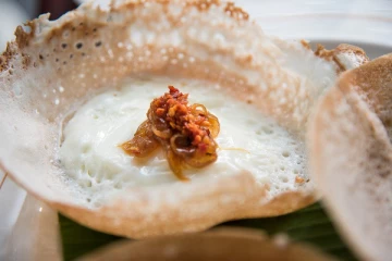 இலங்கை ஆப்பம் ஓட்டல் ஸ்டைலில் செய்யனுமா? குடும்பபே சாப்பிட்டு மகிழலாம்!