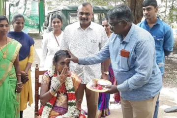 வனத்துறை அலுவலகத்தில் நடந்த வளைகாப்பு நிகழ்ச்சி - பெண் வனக்காப்பாளரை மகிழ்வித்த சக பணியாளர்கள்