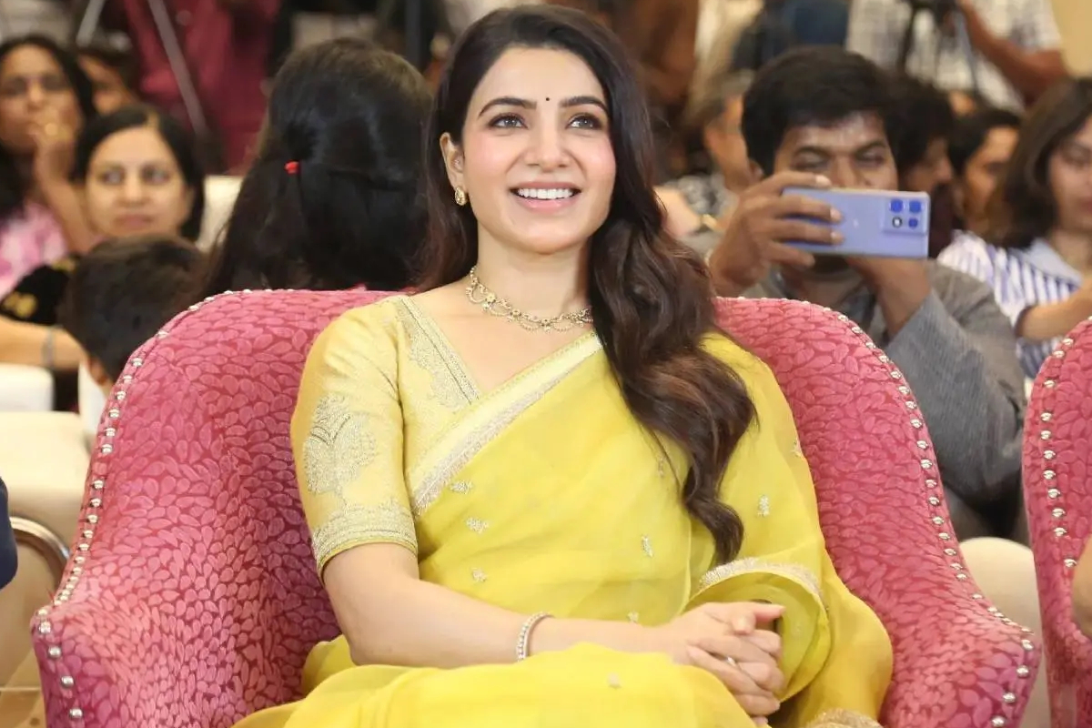 நடிகை சமந்தா அணிந்திருக்கும் மஞ்சள் நிற புடவையின் விலை எவ்வளவு தெரியுமா.. விவரம் இதோ | Actress Samantha Recent Yellow Saree Price