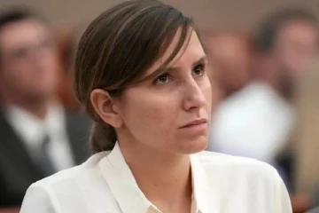 பணக்காரர்களுக்கான சிறை எது? இணையத்தில் தேடிய பெண்: கணவர் கொலை வழக்கில் கைது