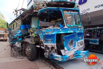 තවත් දරුණු බස් අනතුරක්, පැදලා තියෙන්නේ මත්ද්‍රව්‍ය අරන් ලයිසන් එකකුත් නැතුව