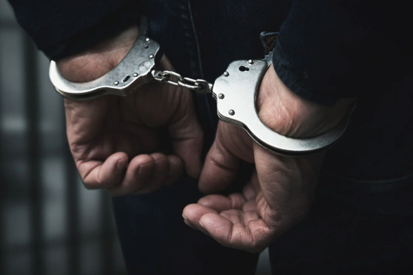 மசாஜ் நிலைய பெண் ஊழியரை கடத்திய காவலர் கைது | Police Officer Held Kidnapping Massage Therapist