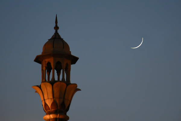 வானில் பிறை தென்படாததால் தமிழகத்தில் வெள்ளிக்கிழமை முதல் ரமலான் நோன்பு கடைப்பிடிப்பு..! - தமிழ்நாடு