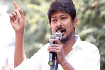 பல இளம் நடிகைகள் முன் ஏற்பட்ட அவமானம்! உதயநிதி சினிமாவுக்கு வர இது தான் காரணமாம்!