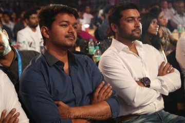 முக்கிய நடிகரின் திரைப்பட நிகழ்ச்சியில் விஜய் மற்றும் சூர்யா, பலரும் பார்த்திராத அன்ஸீன் புகைப்படங்கள்
