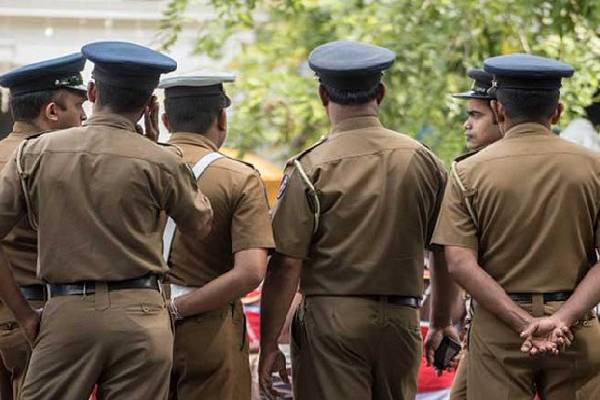 கொழும்பு–கட்டுநாயக்க அதிவேக வீதியில் திடீர் சோதனை ; பொலிஸாரின் அதிரடி நடவடிக்கை | Surprise Raid On Colombo Kattunayake Expressway