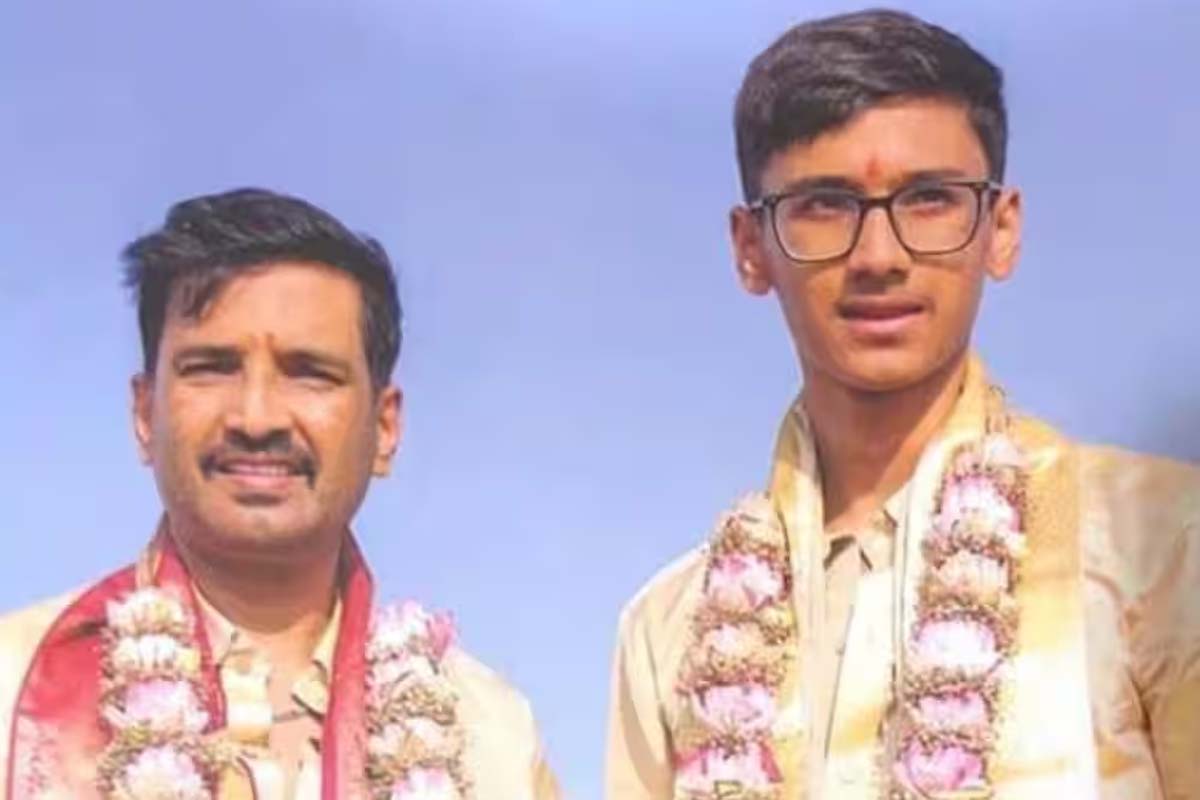 நடிகர் சந்தானத்தின் மகனா இது? எவ்வளவு பெரியவனா வளர்ந்துட்டாருனு பாருங்க | Actor Santhanam Son Photo Viral நடிகர் சந்தானத்தின் மகனா இது? எவ்வளவு பெரியவனா வளர்ந்துட்டாருனு பாருங்க | Actor Santhanam Son Photo Viral