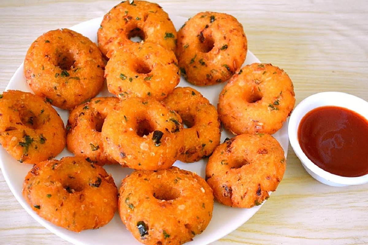 மொறு மொறு சுவையில் உளுந்து வடை வேண்டுமா? இப்படி செய்ய உளுந்தே தேவையில்லை! | How To Make A Medu Vada Within 10 Minites