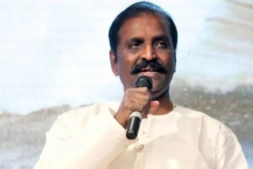 “புகை அடங்குமுன் பகை அடக்க வேண்டும்” - வைரமுத்து வேண்டுகோள்