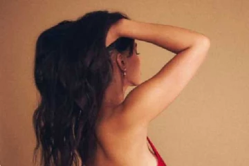 உச்சக்கட்ட கிளாமர் லுக்கில் அசத்தும் நடிகை திஷா பதானி..