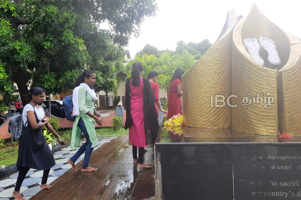 சிறிலங்கா இராணுவத்தால் படுகொலை செய்யப்பட்ட பல்கலை மாணவன் புருசோத்தமனின் நினைவேந்தல்! | Sri Lanka Army Murder University Student Jaffna Sl