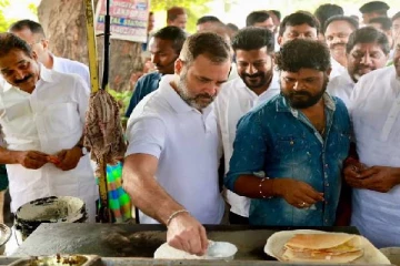தோசை சுட்டு பிரச்சாரம் செய்த ராகுல் காந்தி: வைரலாகும் வீடியோ