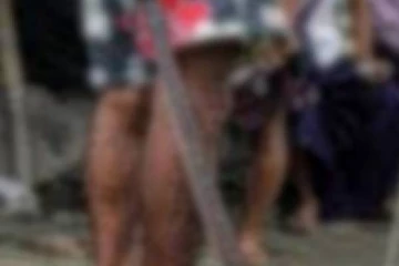 யாழில் வர்த்தகர் மீது இடம்பெற்ற வாள்வெட்டு தாக்குதல்