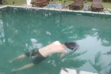 நீர் விளையாட்டை படம் பிடிக்க முயற்சித்து பலியான கொரிய பிரஜை