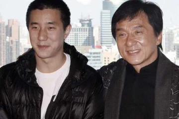 ரூ. 3000 கோடி சொத்துக்கு வாரிசு!! வேண்டாம்னு சொன்ன ஜாக்கி சான் மகன்..