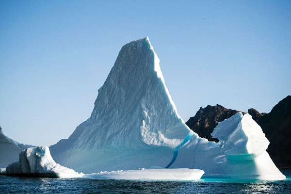 அண்டார்டிகாவில் இருந்து பிரிந்த உலகின் மிகப்பெரும் பனிப்பாறை | The World S Largest Glacier Broke From Antarctica