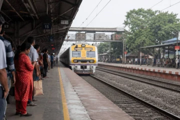 இந்தியாவின் ரயில் நிலையங்களில் மருந்து கடைகள் ஏன் இருப்பதில்லை தெரியுமா?