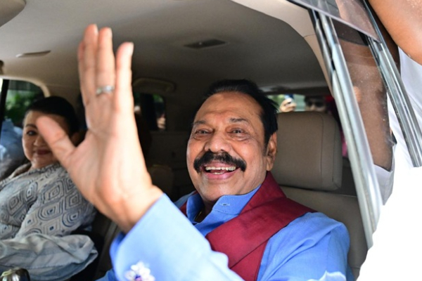 மகிந்தவின் வீட்டை கையகப்படுத்த கடும் பிரயத்தனம் - போட்டிபோடும் இருவர் | Delaying The Taking Over Of The House Of Mahinda