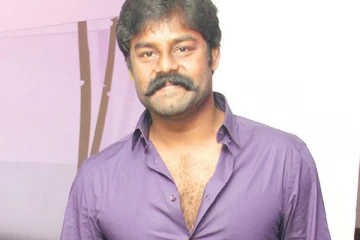 திருமணம் ரகசியமாக நடந்தாலும் தனது மனைவியின் சீமந்தத்தை பிரம்மாண்டமாக நடத்திய நடிகர் ஆர்.கே.சுரேஷ்- அழகிய புகைப்படங்கள்