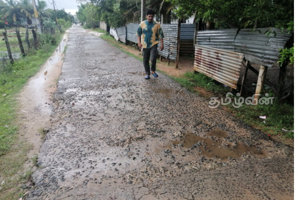வீதி புனரமைப்பு தொடர்பில் கிண்ணியா பிரதேச சபை மக்கள் முன்வைத்துள்ள கோரிக்கை | Kinniya People Request To Reconstruction The Road
