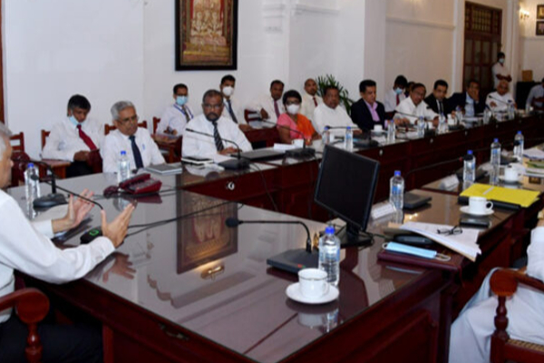 பொருளாதார நெருக்கடியை தணிக்க ரணிலின் திட்டம்! நடத்தப்பட்ட சந்திப்பு! | Prime Minister Draft Roadmap To Parliament