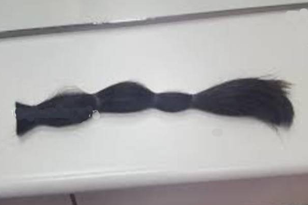 மாணவிகளின் தலைமுடியை வெட்டும் மர்ம நபரை மடக்கிப்பிடித்த பயணிகள்! | Bandarawela Girl Student Hair Suspect Arrest