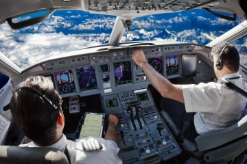 விமானத்தில் ஓவர் லோடு; 19 பேரை இறக்கிவிட்ட விமானி!