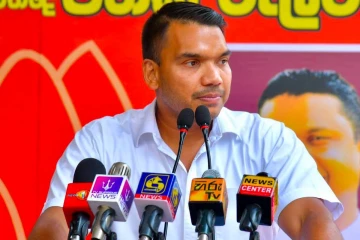 "ආණ්ඩුවේ පිස්සුව හොඳටම තද වෙලා... බලයෙන් උන්මත්තක වෙලා" - නාමල් රාජපක්ෂ