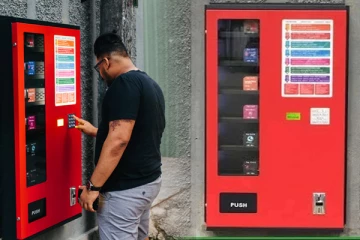 இலங்கையில் பொது இடங்களில் ஆணுறை விற்பனை இயந்திரம் ; அரசின் அதிரடி நடவடிக்கை!