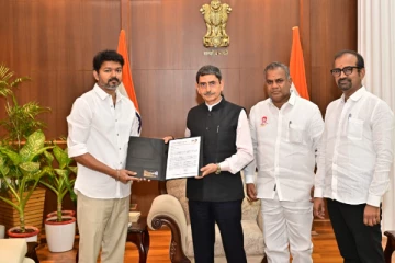 ஆளுநருடன் விஜய் பேசியது என்ன? சந்திப்பின் பின்னணியில் பாஜகவா?