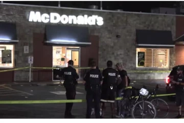 டொராண்டோவில் கத்தியால் குத்தப்பட்டு 14 வயது சிறுவன் பலி