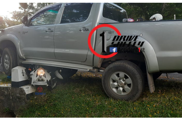 ට්රැෆික් OIC රිය අනතුරක(PHOTOS) | Ampara Traffic Oic Accident ට්රැෆික් OIC රිය අනතුරක(PHOTOS) | Ampara Traffic Oic Accident