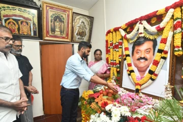 மறைந்த நடிகர் விஜயகாந்திற்கு அமைச்சர் ஜீவன் தொண்டமான் நேரில் அஞ்சலி