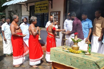 வரலாற்று பிரசித்தி பெற்ற நல்லூர் கந்தன் பெரும் திருவிழா காளாஞ்சி கையளிப்பு